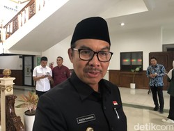 Respons Reza Arap Merokok di Malioboro, Walkot Hasto Bakal Tambah Smoking Area