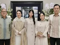 Gaya Elegan Halal Bihalal Para Ibu Pejabat, Annisa Yudhoyono-Syahnaz Sadiqah