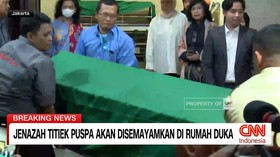 VIDEO: Jenazah Titiek Puspa Diberangkatkan ke Rumah Duka