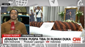 VIDEO: Jenazah Titiek Puspa Tiba di Rumah Duka