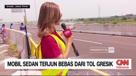 VIDEO: Melihat Lokasi Sedan Terjun Bebas dari Tol Gresik