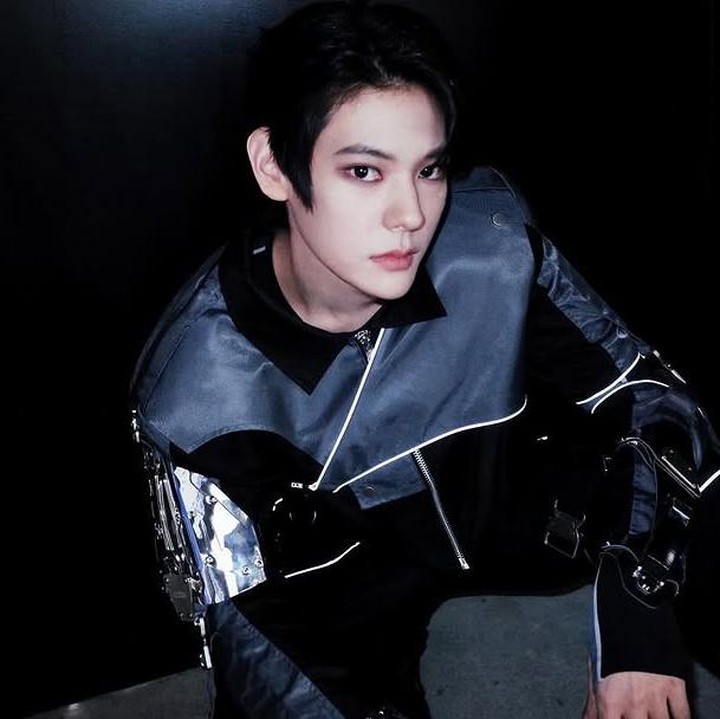 <p>Nicholas menjadi <em>trainee</em> pertama yang dikenalkan melalui unggahan Instagram. Ia memiliki tatapan tajam namun juga memiliki senyum manis, Bunda. (Foto: Instagram @smtr25_official)</p>