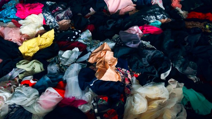 img-title Sampah Fashion Merajalela! Hal Apa yang Bisa Dilakukan untuk Menguranginya?