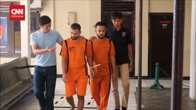VIDEO: Gasak Rp 450 Juta di Sukabumi, Dua WNA Ditangkap