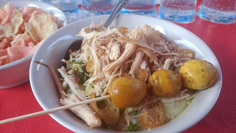 10 Bubur Ayam Enak di Jakarta Buat Spot Sarapan