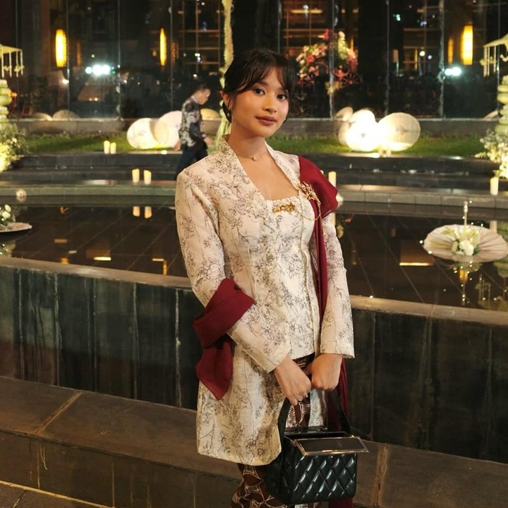 <p>Banyak netizen yang terpana dengan kecantikan Adira, Bunda. Tidak sedikit pula yang memuji pesonanya ini. "<em>MasyaAllah</em> cantik banget Ka Dira," ungkap seorang netizen. "<em>MasyaAllah</em> cantiknya kakak," ujar netizen lainnya. (Foto: Instagram: @adirakania)</p>