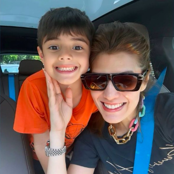 <p>Putra bungsu Carissa Putri, Zenecka Acana Naif, sudah mulai masuk sekolah nih, Bunda. Zenecka pun terlihat senang ketika dijemput sang Bunda. "Si yang paling bahagia dijemput sekolah," tulis Carissa Putri seraya menyisipkan emotikon hati. (Foto: Instagram: @carissa_putri)</p>