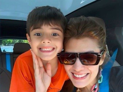 5 Potret Gaya Para Seleb Antar-Jemput Anak Sekolah, dari Carissa Puteri hingga Andrew White