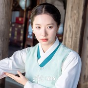 Jadi Cucu Shaman Terkenal, Bona WJSN Tampil Menawan di Drakor Sageuk The Haunted Palace