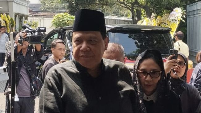 Chairul Tanjung berduka melepas Titiek Puspa. Ia merasa kehilangan setelah sekian lama mengenal sang maestro semasa hidupnya.