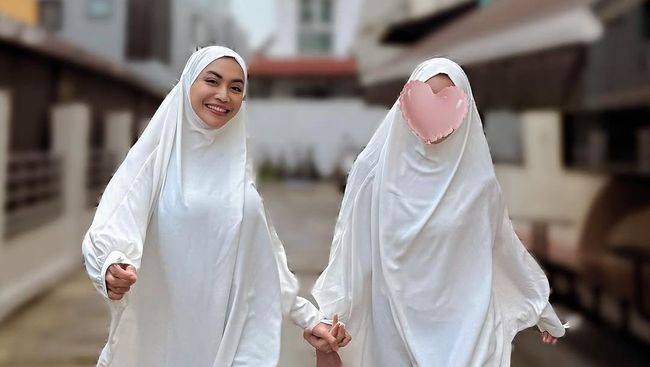 Denada Bagikan 5 Momen Bareng Sang Putri, Tinggi Aisha Aurum Curi Perhatian