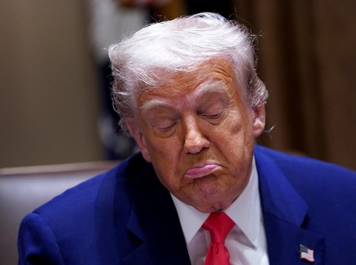 Trump Balas Kritikan Pedemo 'No Kings' di AS Pakai Video Olok-olok AI