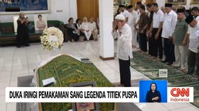VIDEO: Duka Iringi Pemakaman Sang Legenda Titiek Puspa