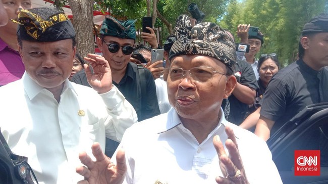 Gubernur Bali meminta Kadis Pertanian dan Kethaanan Pangan untuk tak ragu belajar ke tempat atau negara lain soal teknik dan teknologi pertanian.