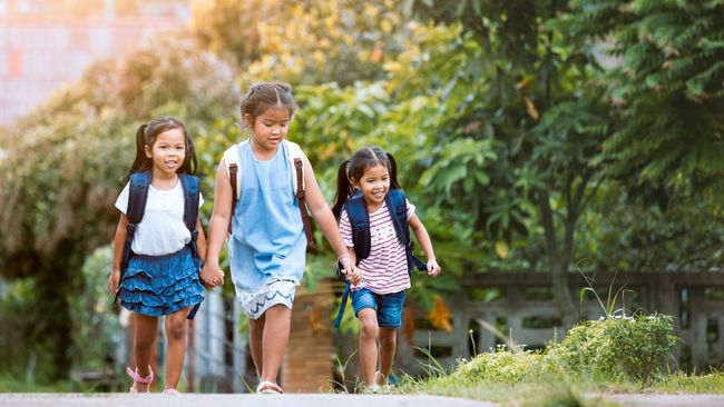 Anak Tengah Ternyata Lebih Jujur, Rendah Hati dan Kooperatif Dibandingkan Saudaraya, Ini Alasannya