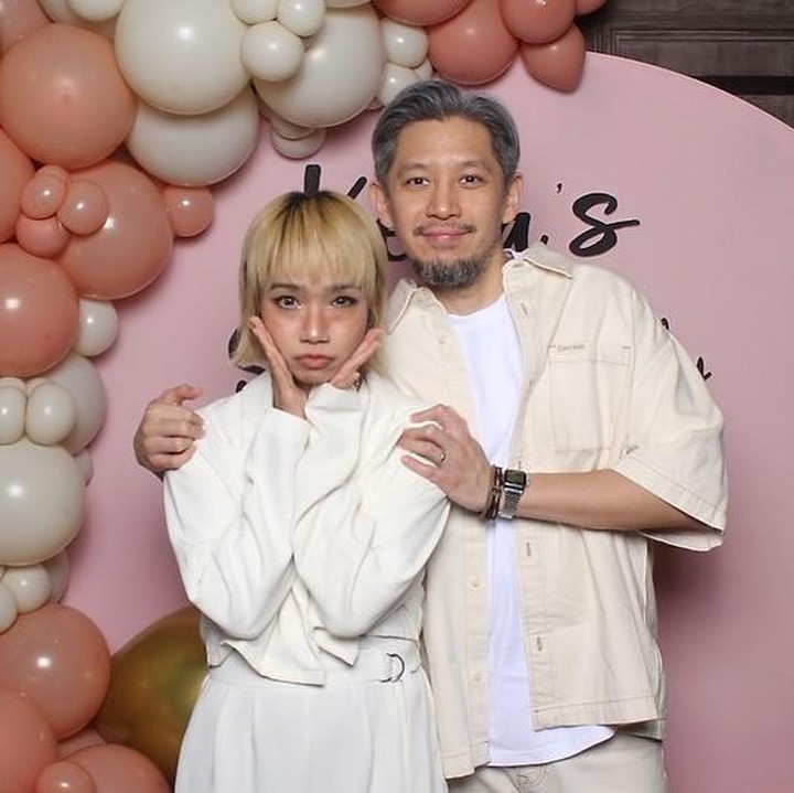 <p>Selain perayaan ulang tahun, Intan juga kerap membagikan momen romantis bersama suaminya. Pada perayaan hari Valentine lalu, Intan mengunggah foto bersama suaminya. Keduanya ikut merayakan momen spesial itu. (Foto: Instagram @tanayudjanuismadi)</p>