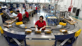 Upah Minimum Tetangga Pesaing RI Naik 7 Persen ke Rp3,3 Juta di 2026