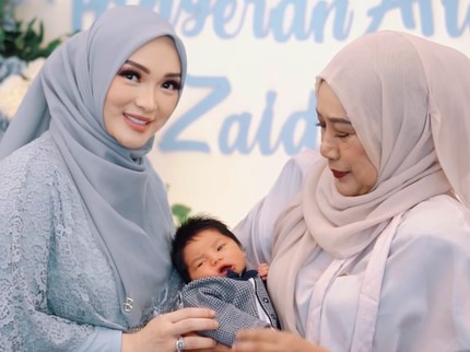 7 Potret Akikah Pangeran Aflah Zaidan, Putra Zaskia Gotik yang Tampan