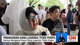 VIDEO: Prosesi Pemakaman Sang Legenda Titiek Puspa