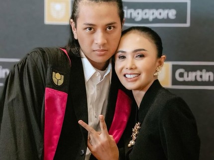 Sang Putra Dipuji Ganteng, Intip 5 Momen Yuni Shara Bareng Cavin yang Kuliah di Luar Negeri