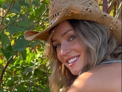 Most Pop Sepekan: Potret Model Jadi Petani Setelah Gagal Tembus Hollywood