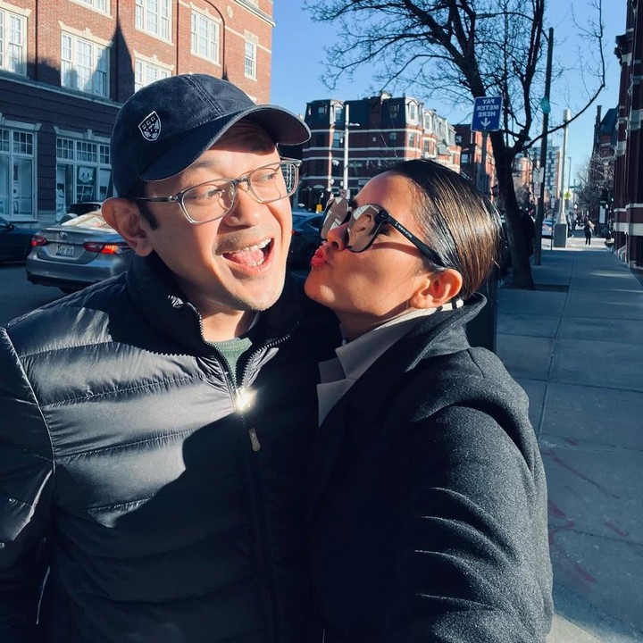 <p>Hal itu diketahui langsung melalui beberapa foto yang diunggah Titi di akun Instagram pribadinya. Ia dan sang suami terlihat sering menghabiskan waktu bersama untuk liburan seperti foto berikut ini.  (Foto: Instagram@titiradjopadma)</p>
