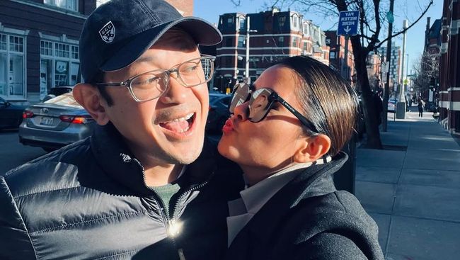 Kebersamaan Titi Radjo Padma Bareng Suami, Intip 5 Potretnya Liburan hingga Olahraga Bareng