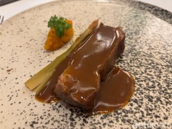 Uniknya Scallop Sambal Mangga dan Wagyu Kalio Kreasi Chef Asal Bali