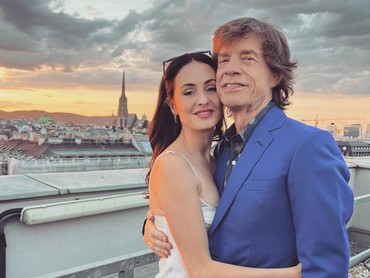 img-title Berusia 81 Tahun, Mick Jagger Resmi Tunangan dengan Melanie Hamrick