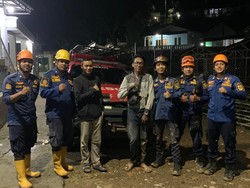 Kurir Paket Hubungi Damkar Gegara Ikuti Maps Nyasar ke Bukit Hambalang