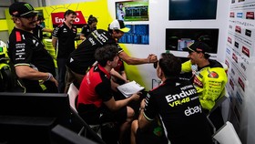 FOTO: Rossi Hadir, Morbidelli Tercepat di Practice MotoGP Qatar