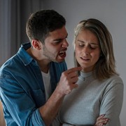 Jangan Sampai Menyesal, 7 Tanda Pria Red Flag yang Perlu Dikenali Sejak Awal