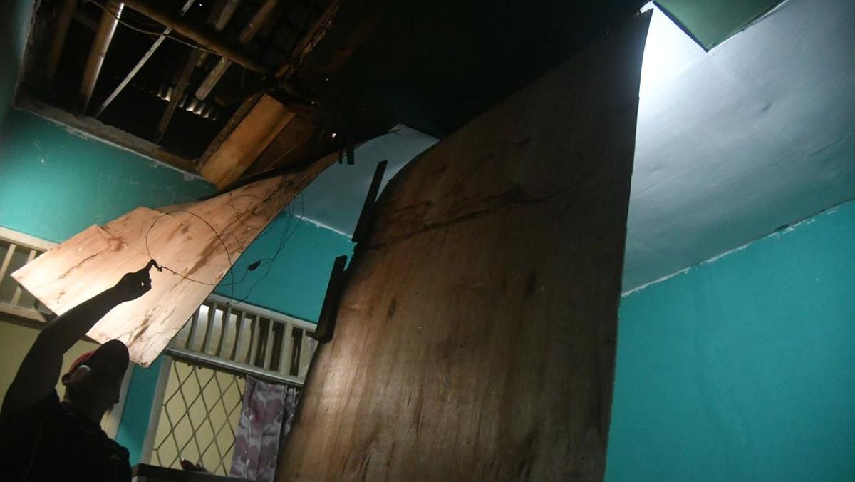 Hujan Picu Longsor, Satu Rumah di Bandung Ambruk dan 4 Orang Terluka