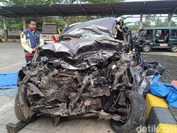 BR-V Adu Banteng dengan Bus Bonek: Lawan Arah 13 Km di Jalur Cepat