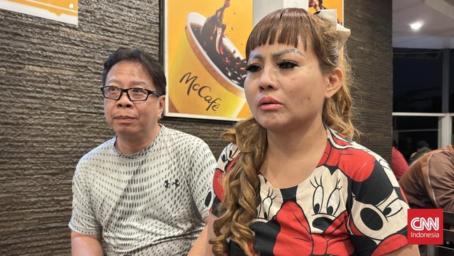 Perseteruan berawal dari keinginan Armuji untuk membela seorang warga yang ijazahnya ditahan perusahaan. Namun kini konflik itu melebar ke laporan kepolisian.