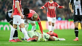 Cedera Horor Maignan Warnai Pesta Gol AC Milan