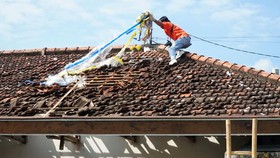 Balon Udara Isi Petasan Jumbo Meledak di Tulungagung Rusak Rumah Warga