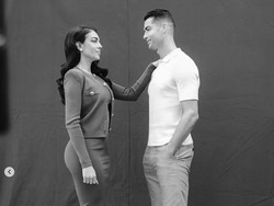 Resmi Tunangan, Georgina Rodriguez Pacar CR7 Pamer Cincin Berlian Besar