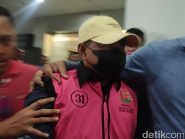 img-title Sosok Hakim Djuyamto Tersangka Kasus Suap, Mahfud MD: Orang Jujur yang Dibuang