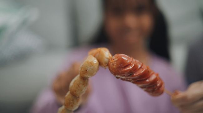 Anak Makan Sosis Tiap Hari Karena Dianggap Tinggi Protein? Ini Bahayanya Menurut Dokter