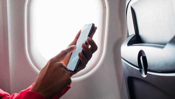 Transformasi digital di Indonesia terus berkembang seiring meningkatnya penggunaan perangkat mobile dalam operasional bisnis.