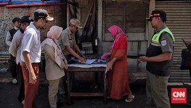 FOTO: Dukcapil Jemput Bola Data Warga Pendatang Baru di Jakarta