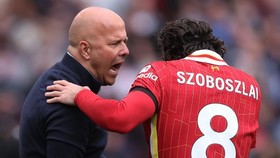 Satu Poin Penentu Liverpool Juara, Debut Manis Arne Slot
