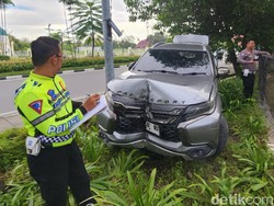 Pajero Sport Tabrak Pagar Kampus Fakultas Kedokteran Unri, Sopir Diburu Polisi