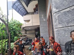 KPK Geledah Rumah La Nyalla Selama 2 Jam Terkait Dana Hibah Pokmas Jatim