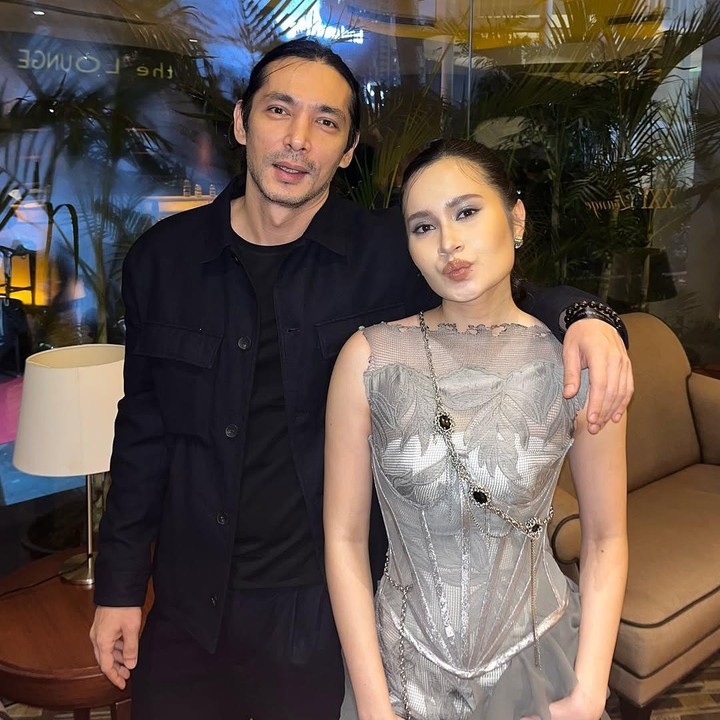 <p>Satine lahir pada 6 September 2002. Di usia yang menginjak 22 tahun, Satine sudah membintangi beberapa judul film. Ya, Satine memutuskan untuk mengikuti jejak sang ayah, terjun ke dunia akting. (Foto: Instagram @satinezaneta/ @abimana_arya)</p>
