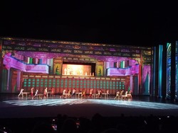 Nonton Pertunjukan Keren di Melaka, Kursi Penontonnya Berputar 360 Derajat!