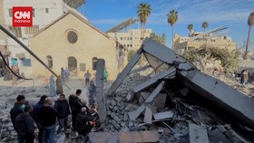 VIDEO: Rudal Israel Hancurkan Gereja di Gaza Saat Minggu Palma