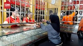 VIDEO: Warga Medan Buru Emas Meski Harga Meroket