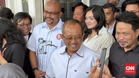Akhir Ribut Armuji Vs Jan Hwa soal Ijazah: Saling Maaf, Cabut Laporan